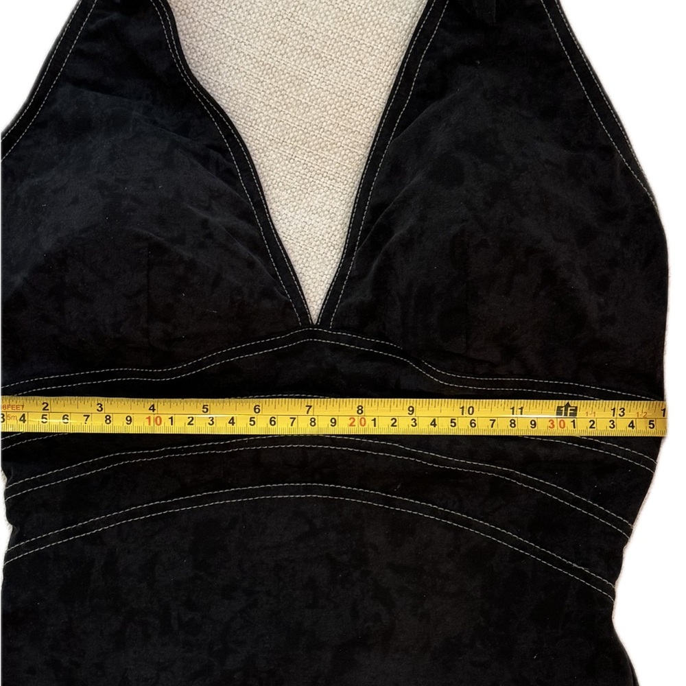STUNNING one piece suit with matching swim skirt, size large, unique & sexy. ๐ - Picture 10 of 13